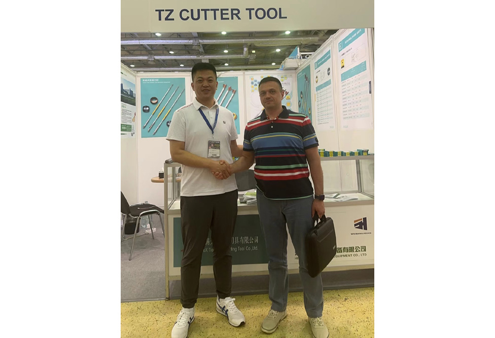 ����˹չ���ֳ�